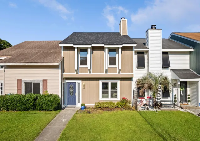 Photo 2 of Townhouse for sale at 11 Hunters Ct, Goose Creek, SC 29445 | MLS# 26021713 | Listing updated on 2026-08-15