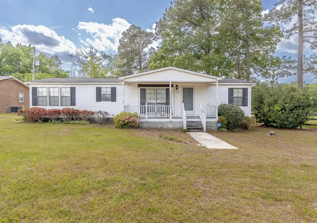 Photo 1 of Manufactured home for sale at 652 Tee Vee Rd, Elloree, SC 29047 | MLS# 26024536 | Listing updated on 2026-08-30