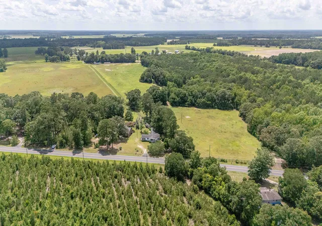 Photo 34 of Manufactured home for sale at 652 Tee Vee Rd, Elloree, SC 29047 | MLS# 26024536 | Listing updated on 2026-08-30