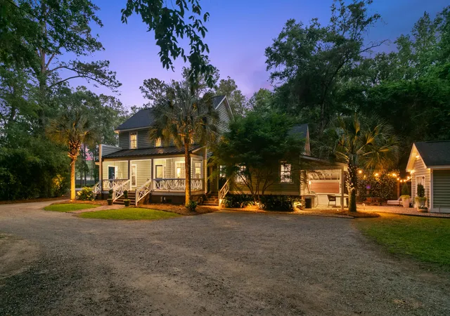 Photo 1 of Single family home for sale at 1105 Orangeburg Rd, Summerville, SC 29483 | MLS# 26012187 | Listing updated on 2026-09-15