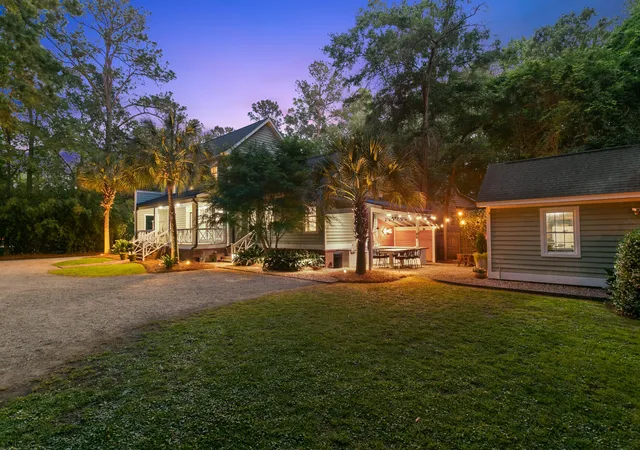 Photo 3 of Single family home for sale at 1105 Orangeburg Rd, Summerville, SC 29483 | MLS# 26012187 | Listing updated on 2026-09-15