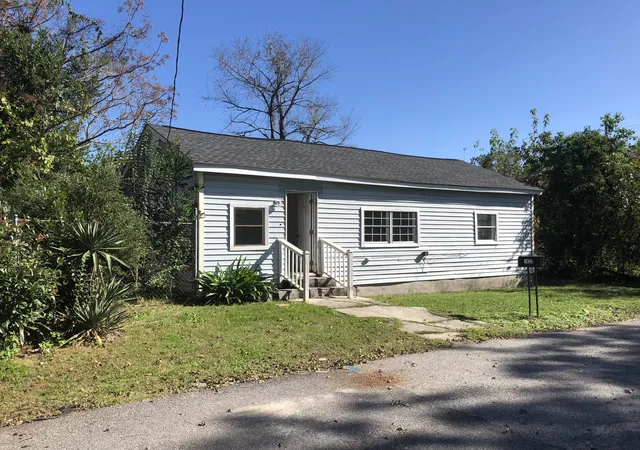 Photo 2 of Single family home for sale at 1822 Austin Ave, Charleston, SC 29405 | MLS# 26024402 | Listing updated on 2026-09-05