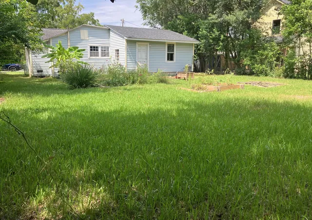 Photo 3 of Single family home for sale at 1822 Austin Ave, Charleston, SC 29405 | MLS# 26024402 | Listing updated on 2026-09-05