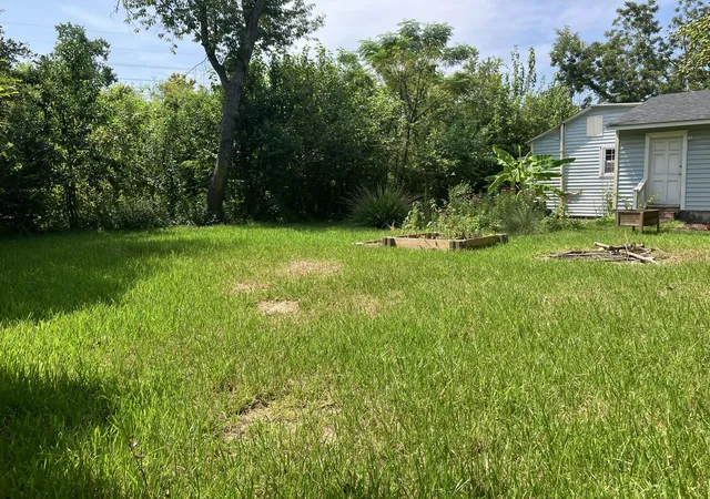 Photo 4 of Single family home for sale at 1822 Austin Ave, Charleston, SC 29405 | MLS# 26024402 | Listing updated on 2026-09-05