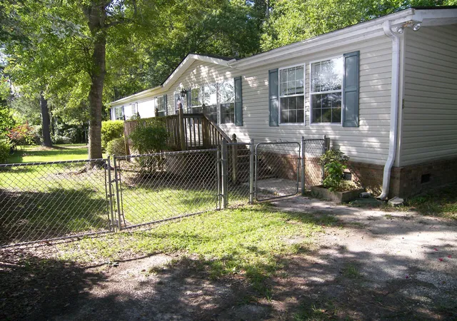 Photo 3 of Manufactured home for sale at 100 Autumn Ln, Moncks Corner, SC 29461 | MLS# 26019023 | Listing updated on 2026-09-16