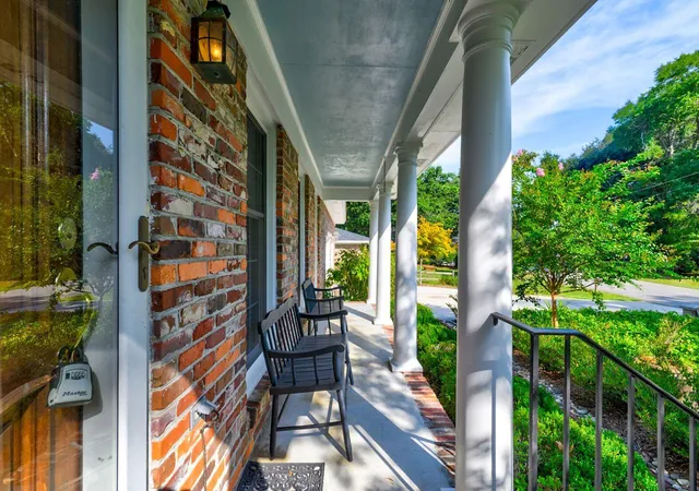 Photo 3 of Single family home for sale at 683 Highwood Cir, Charleston, SC 29412 | MLS# 26023583 | Listing updated on 2026-09-11