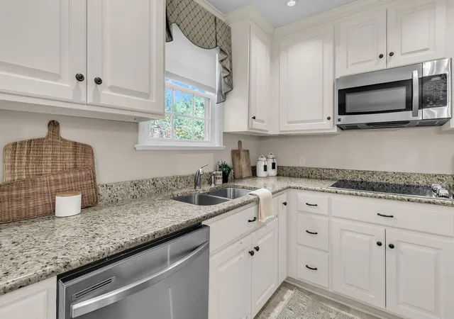 Photo 4 of Single family home for sale at 1527 Pinopolis Rd, Moncks Corner, SC 29461 | MLS# 26018870 | Listing updated on 2026-10-05