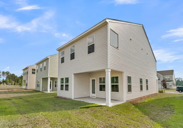 Photo 4 of Single family home for sale at 216 Hungerford Dr, Summerville, SC 29486 | MLS# 26017348 | Listing updated on 2026-09-03