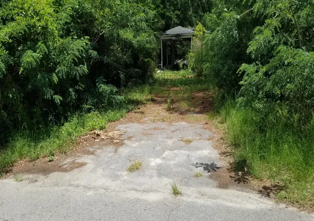 Photo 1 of Sale Pending at 112 Tracy St, Walterboro, SC 29488 | MLS# 26019876 | Listing updated on 2026-08-13