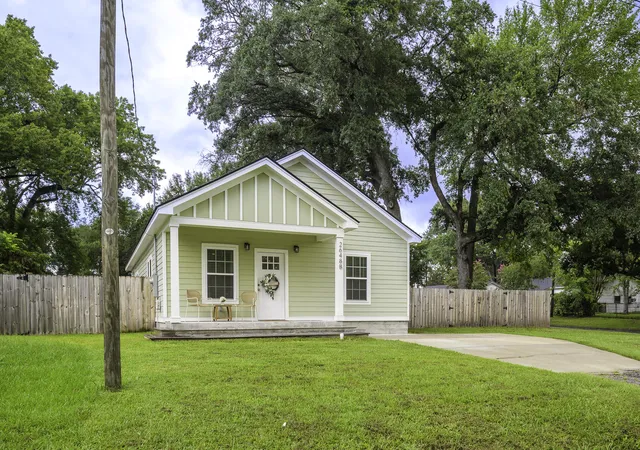 Photo 3 of Single family home for sale at 2648 B Leeds Ave, North Charleston, SC 29405 | MLS# 26023929 | Listing updated on 2026-09-10