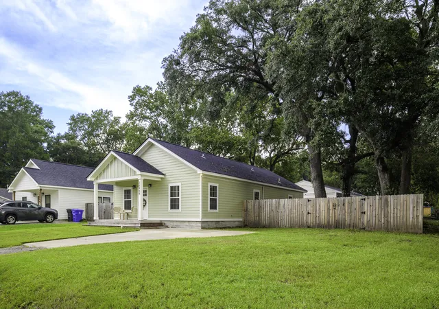 Photo 3 of Single family home for sale at 2648 B Leeds Ave, North Charleston, SC 29405 | MLS# 26023929 | Listing updated on 2026-09-10