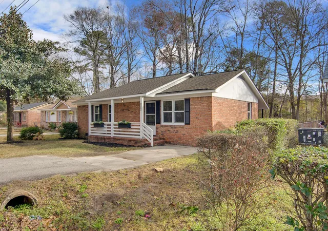 Photo 3 of Single family home for sale at 1028 Orleans Rd, Charleston, SC 29407 | MLS# 26020334 | Listing updated on 2026-09-15