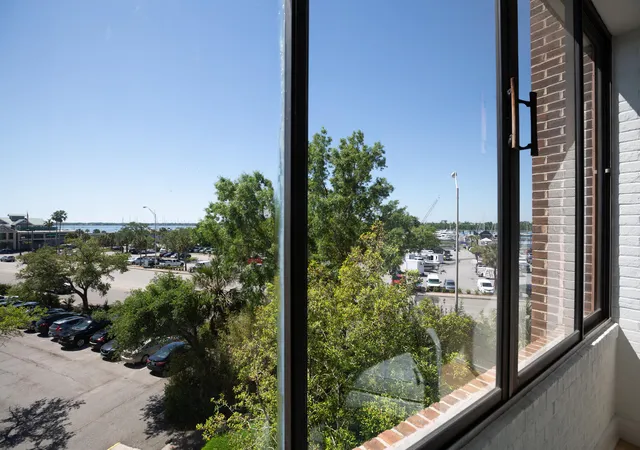 Homes for sale in Charleston, SC | 14 Lockwood Dr #Apt 2d, Charleston, SC 29401 | MLS# 26014520
