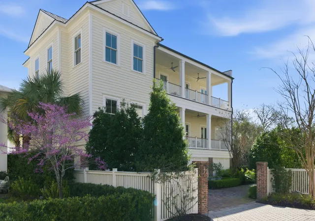 Homes for sale in Charleston, SC | 72 Halsey Blvd, Charleston, SC 29401 | MLS# 26008890