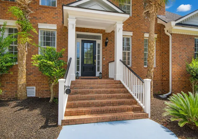 Photo 2 of Single family home for sale at 2323 Darts Cove Wy, Mount Pleasant, SC 29466 | MLS# 26024426 | Listing updated on 2026-09-22
