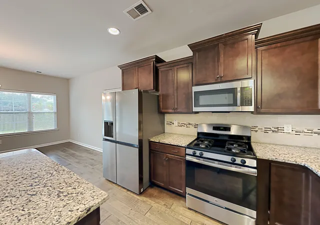 Photo 4 of Single family home for sale at 415 Flt Rock Ln, Summerville, SC 29486 | MLS# 26011332 | Listing updated on 2026-10-22