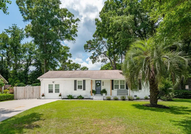 Photo 1 of Single family home for sale at 1 Rice Ct, Charleston, SC 29407 | MLS# 26020989 | Listing updated on 2026-09-12