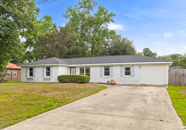 Photo 3 of Single family home for sale at 2482 Flamingo Dr, Charleston, SC 29414 | MLS# 26024067 | Listing updated on 2026-08-27