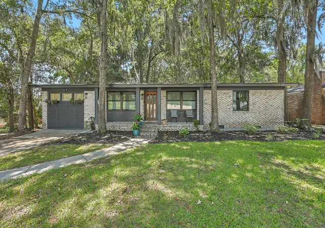 Homes for sale in Hanahan, SC | 1203 Valley Dr, Hanahan, SC 29410 | MLS# 26019328