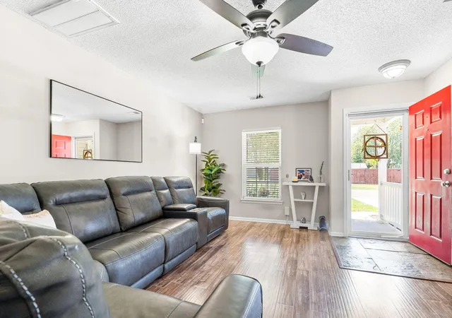 Photo 4 of Single family home for sale at 226 Emerald Isle Dr, Moncks Corner, SC 29461 | MLS# 26016932 | Listing updated on 2026-10-12