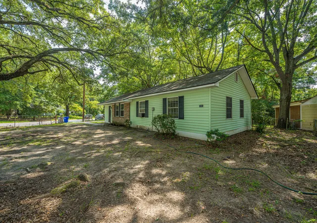 Photo 3 of Single family home for sale at 2881 Charlene Dr, North Charleston, SC 29405 | MLS# 26023208 | Listing updated on 2026-10-06