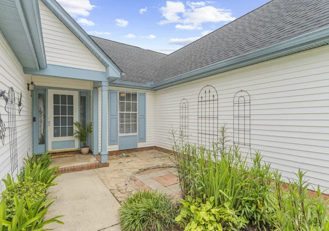 Photo 3 of Sale Pending at 120 Kingsbridge Dr, Goose Creek, SC 29445 | MLS# 26020383 | Listing updated on 2026-09-08