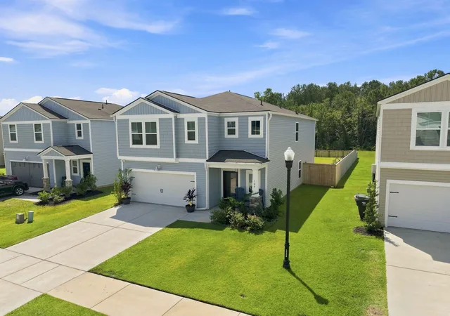 Photo 3 of Single family home for sale at 189 Lucky Day Dr, Summerville, SC 29486 | MLS# 26024375 | Listing updated on 2026-10-21