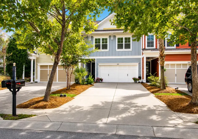 Photo 2 of Townhouse for sale at 2069 Kings Gate Ln, Mount Pleasant, SC 29466 | MLS# 26021137 | Listing updated on 2026-09-17