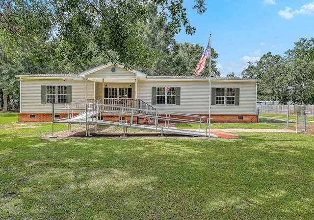 1st image of 193 W Turner St, Summerville, SC 29483 | MLS# 26023751