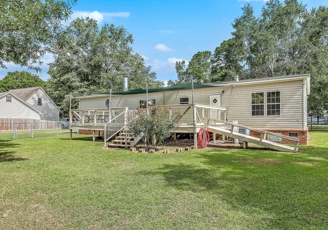 2nd image of 193 W Turner St, Summerville, SC 29483 | MLS# 26023751