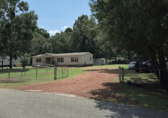 Photo 4 of Manufactured home for sale at 193 W Turner St, Summerville, SC 29483 | MLS# 26023751 | Listing updated on 2026-09-09