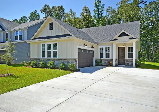 Homes for sale in Moncks Corner, SC | 222 Creek Pointe Dr, Moncks Corner, SC 29461 | MLS# 26016127