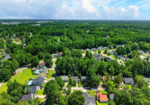 Photo 32 of Single family home for sale at 202 Birmingham Dr, Summerville, SC 29486 | MLS# 26020399 | Listing updated on 2026-08-06