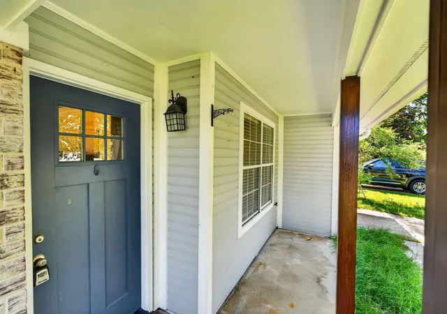Photo 3 of Single family home for sale at 202 Birmingham Dr, Summerville, SC 29486 | MLS# 26020399 | Listing updated on 2026-08-06