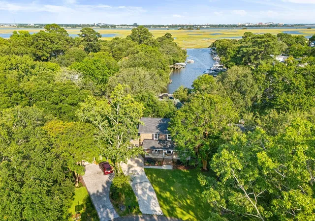 Photo 2 of Single family home for sale at 23 Charlyn Dr, Charleston, SC 29407 | MLS# 26018487 | Listing updated on 2026-09-15