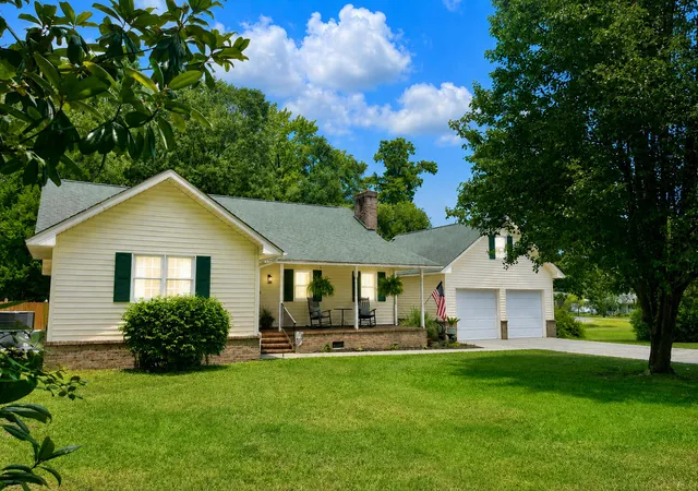 Homes for sale in Moncks Corner, SC | 203 Whitesville Rd, Moncks Corner, SC 29461 | MLS# 26019321