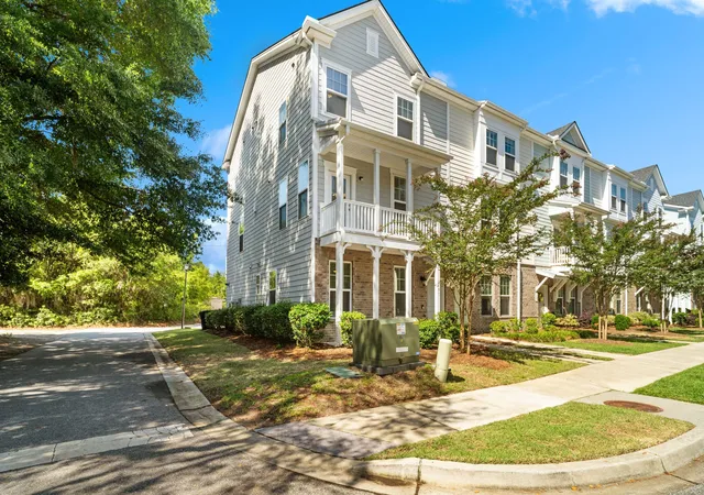 Homes for sale in Charleston, SC | 101 Rowans Creek Dr, Charleston, SC 29492 | MLS# 26019350