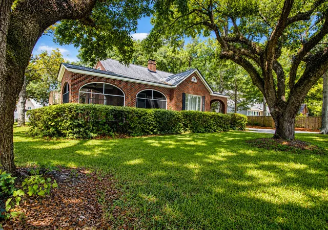 Photo 2 of Single family home for sale at 521 Saint Andrews Blvd, Charleston, SC 29407 | MLS# 26018272 | Listing updated on 2026-08-18