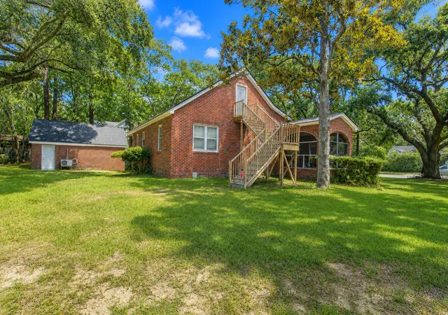 Photo 4 of Single family home for sale at 521 Saint Andrews Blvd, Charleston, SC 29407 | MLS# 26018272 | Listing updated on 2026-08-18