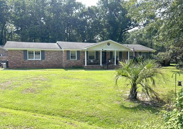 Photo 1 of Single family home for sale at 118 Azalea Dr, Summerville, SC 29485 | MLS# 26022341 | Listing updated on 2026-09-10
