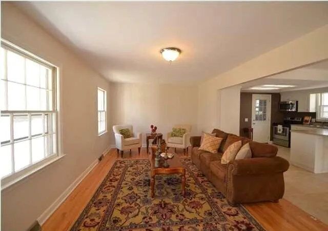 Photo 3 of Single family home for sale at 118 Azalea Dr, Summerville, SC 29485 | MLS# 26022341 | Listing updated on 2026-09-10
