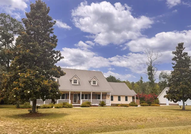 Homes for sale in Walterboro, SC | 379 Mcclure Ln, Walterboro, SC 29488 | MLS# 26019037