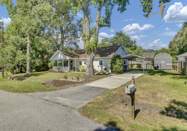 Homes for sale in Charleston, SC | 308 Canterbury Rd, Charleston, SC 29407 | MLS# 26019729