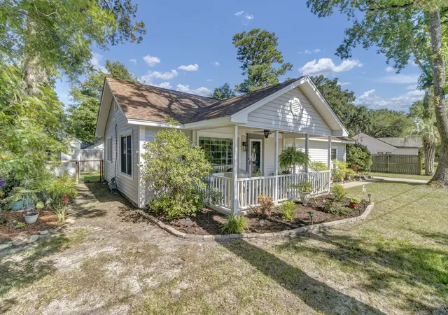 Homes for sale in Charleston, SC | 308 Canterbury Rd, Charleston, SC 29407 | MLS# 26019729