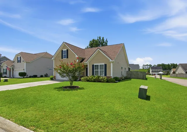Photo 2 of Single family home for sale at 1037 Bridlewood Farms, Ridgeville, SC 29472 | MLS# 26022786 | Listing updated on 2026-08-17