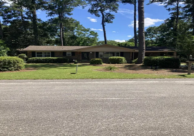 1st image of 427 Dogwood Cir, Summerville, SC 29485 | MLS# 26018097