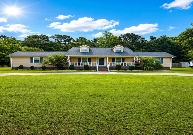 Photo 3 of Single family home for sale at 210 Carolina Ave, Saint George, SC 29477 | MLS# 26021145 | Listing updated on 2026-10-03