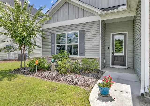 Homes for sale in Summerville, SC | 105 Clydesdale Cir, Summerville, SC 29486 | MLS# 26019715