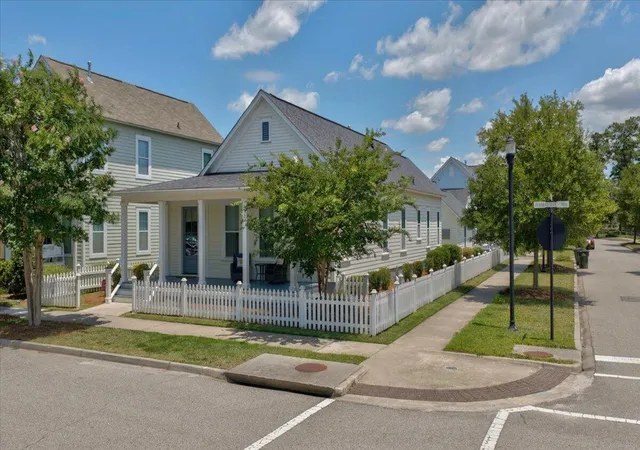 Photo 2 of Single family home for sale at 428 Watergrass Way, Summerville, SC 29485 | MLS# 26019296 | Listing updated on 2026-10-16