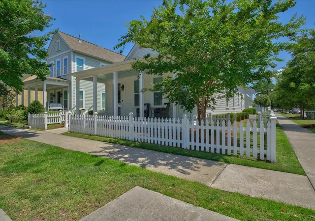 Photo 3 of Single family home for sale at 428 Watergrass Way, Summerville, SC 29485 | MLS# 26019296 | Listing updated on 2026-10-16